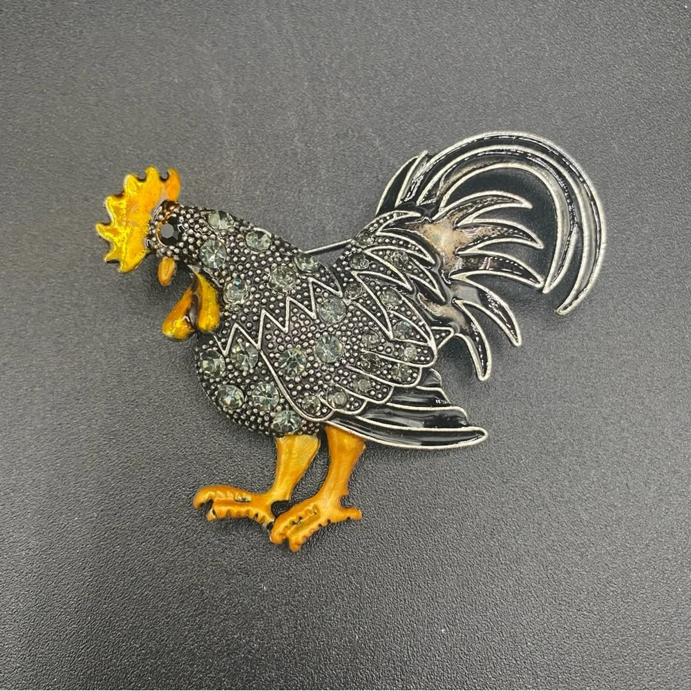Pewter Rooster Brooch Studded with Rhinestones and Gold Enamel comb and feet - Picture 2 of 10
